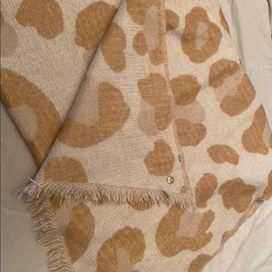 Express Oversized Blanket Scarf - Leopard print